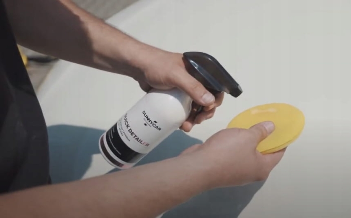 Quick Detailer usuwa ślady po twardej wodzie i kurz bez smug