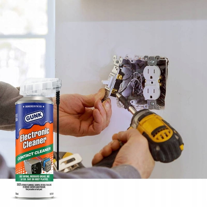 Spray Gunk – usuwa zabrudzenia i osady z powierzchni metalowych i izolowanych